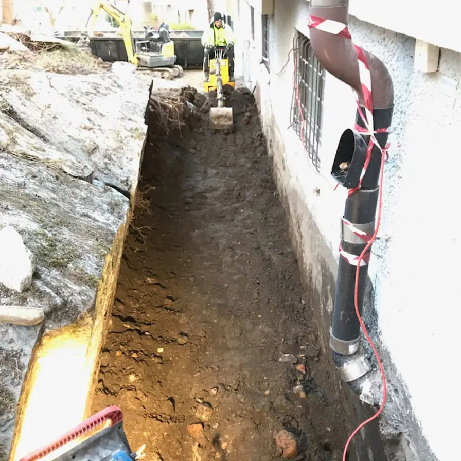 Spräckning berg vid dränering husgrund