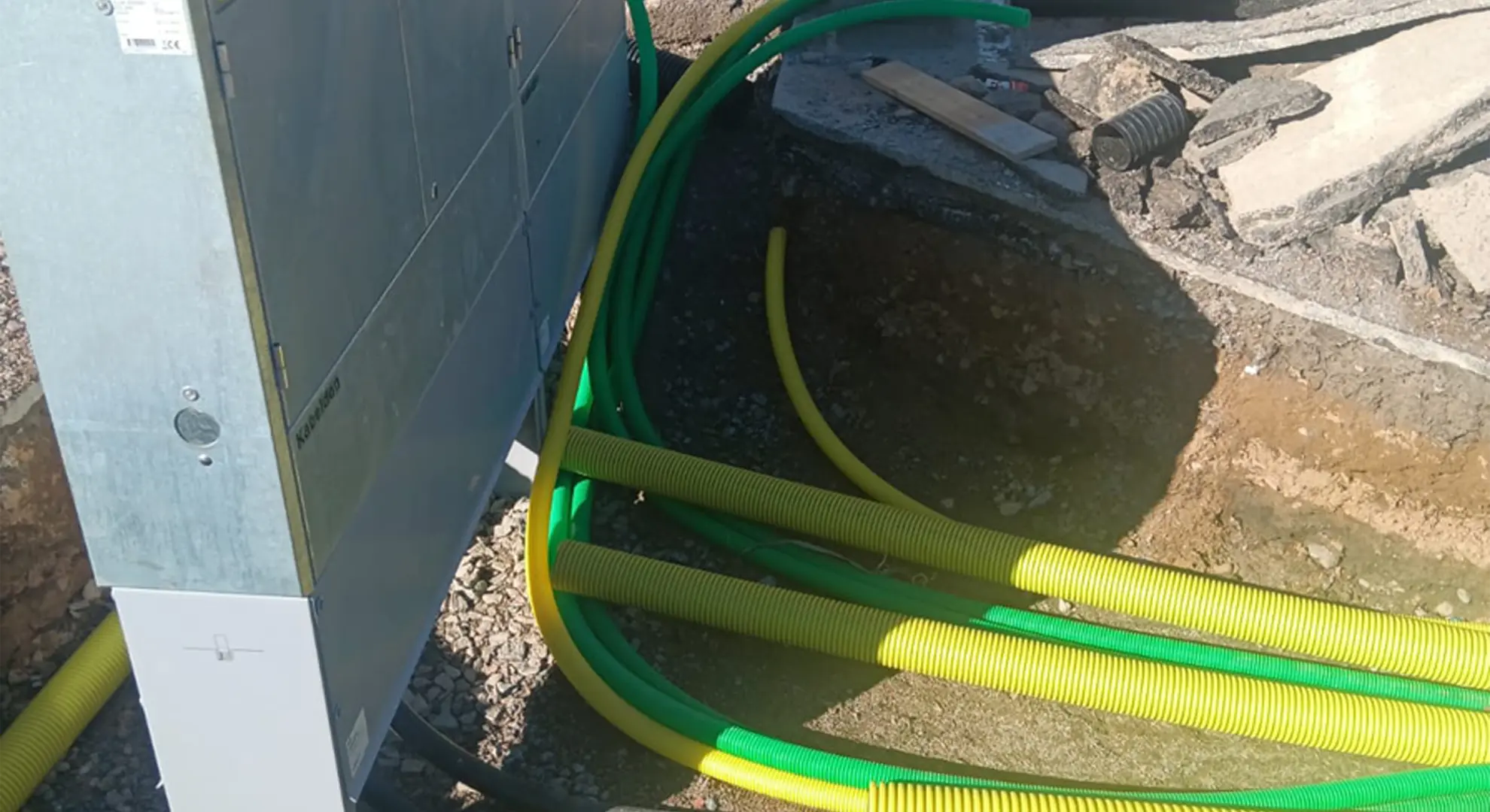 Grävning för kabelschakt laddstation