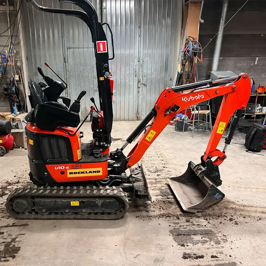 Grävmaskin Kubota U-10 utrustad för schaktarbeten